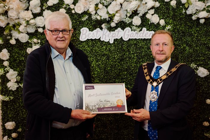 Mayor-Alderman-Stephen-Ross-and-John-McGarry,-winner-of-the-‘Most-Sustainable-Planting’-award.jpg