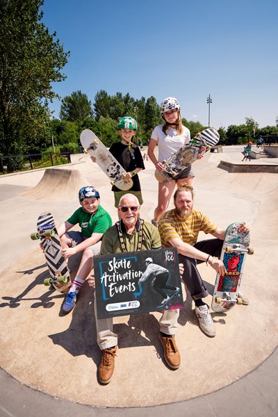 Mayor-joins-Skateboard-NI-to-mark-the-launch-of-the-free-Skate-Activation-Events-(1).jpg