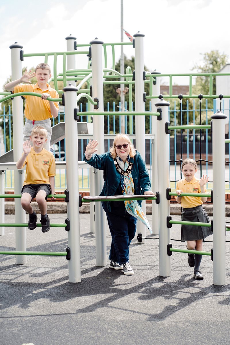 Pupils-from-King’s-Park-Primary-School.jpg
