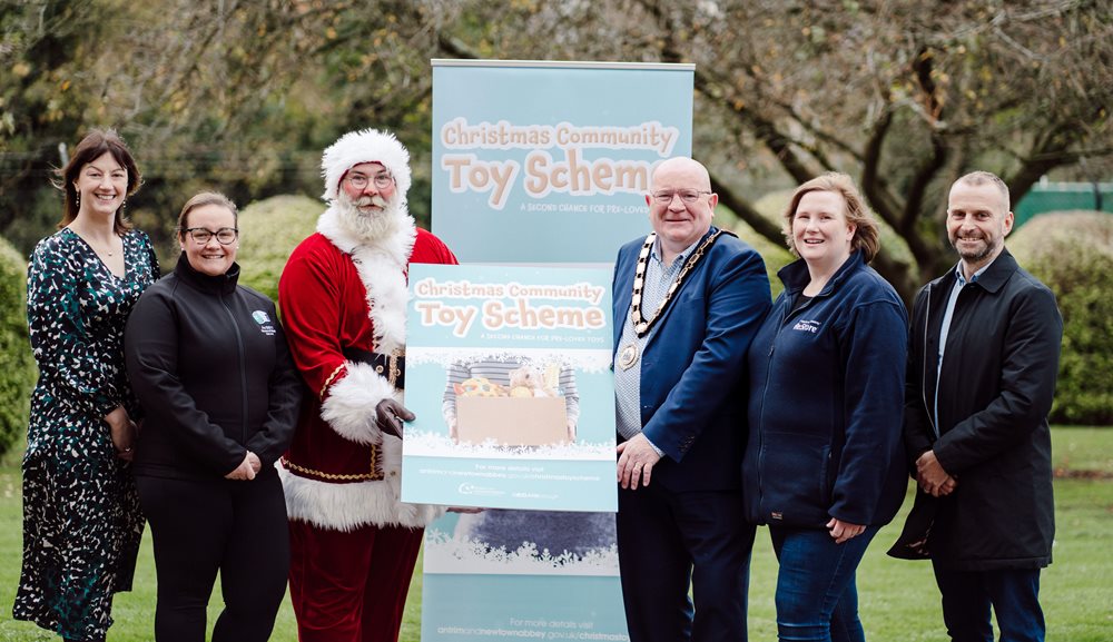 The Mayor and guests launching this year's Christmas Toy Recycle Scheme